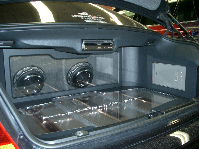 http://canon-net.com/photo/m3-3.jpg