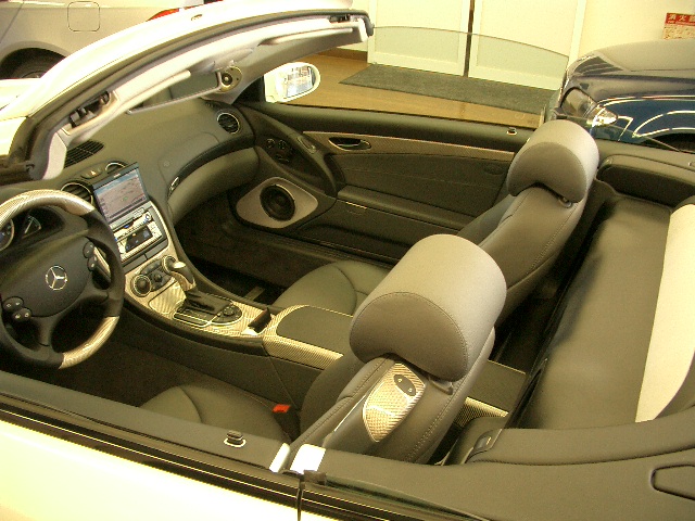 http://canon-net.com/photo/sl-5.jpg