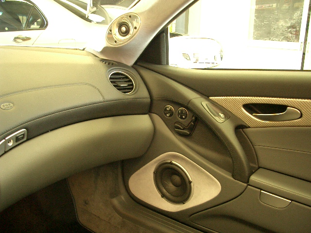 http://canon-net.com/photo/sl-6.jpg