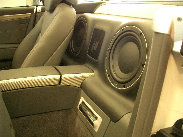 http://canon-net.com/photo/sl-9.jpg